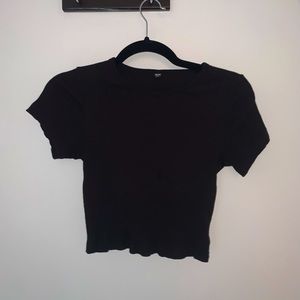 Uniqlo | Black Cropped Ribbed T-Shirt